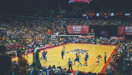 壹号娱乐下载-多特蒙德连胜收官强势问鼎 鏖战强敌终捧冠军奖杯